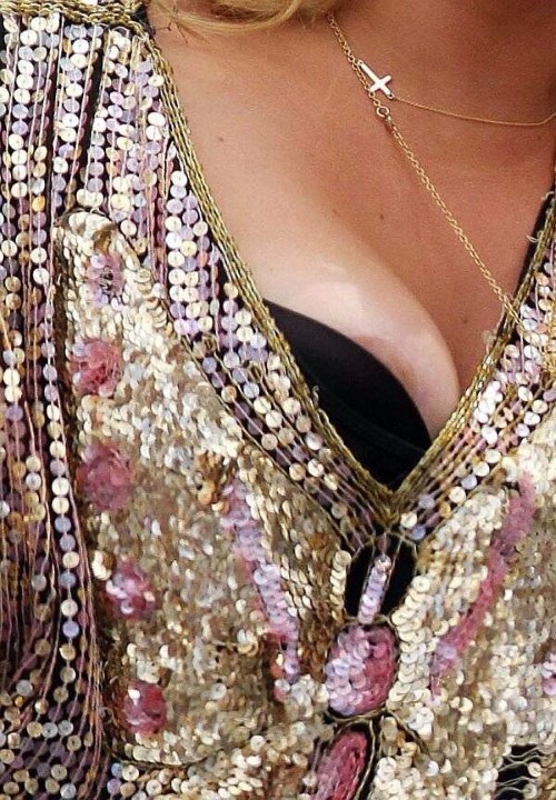 Kesha Nude Tits Slip  nude photo