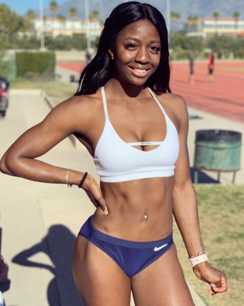 Khaddi Sagnia  nude photo