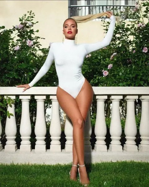 Khloe Kardashian Looking Stunning  nude photo