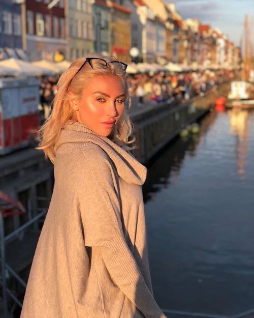 Khloë Terae  nude photo