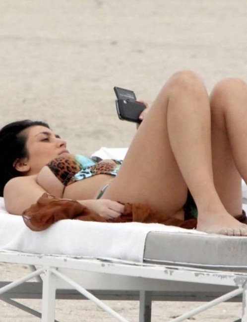 Kim Kardashian Upskirt No Panties  nude photo