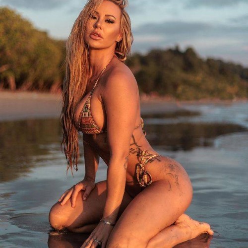 Kindly Myers @kindly  nude photo