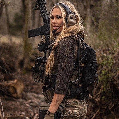 Kindly Myers  nude photo