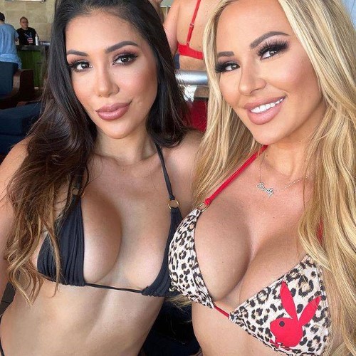 Kindly Myers  nude photo