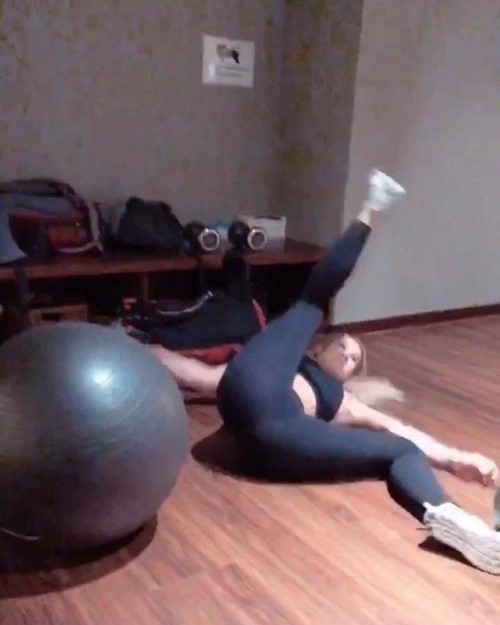 Kinsey Wolanski  nude photo