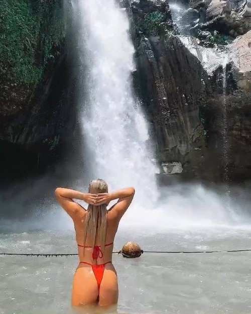 Kinsey Wolanski Butt In Red Bikini  nude photo