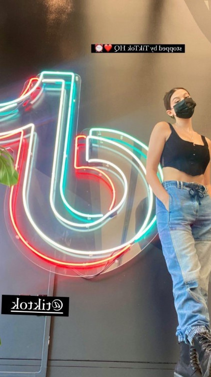 Kira Kosarin At TikTok HQ 3  nude photo