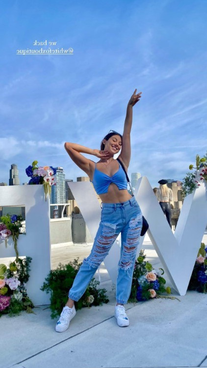 Kira Kosarin Back With White Fox  nude photo