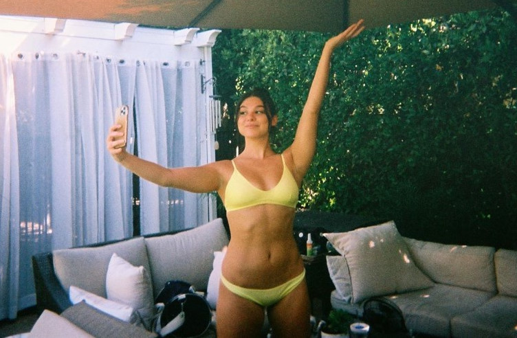 Kira Kosarin Caught Doing The Thing  nude photo