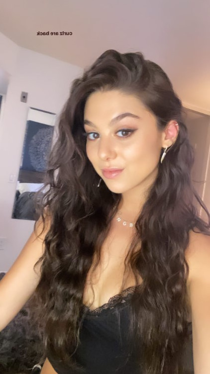 Kira Kosarin Curly Hair  nude photo