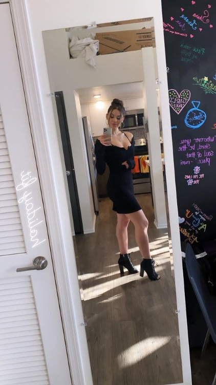 Kira Kosarin Cute Dress (Non Screenshot  nude photo