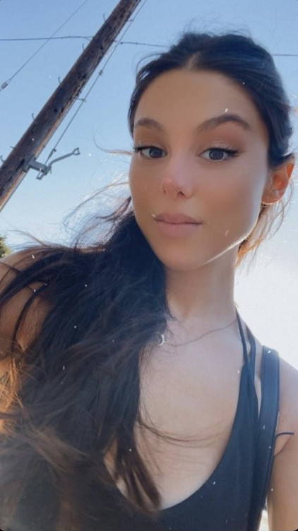 Kira Kosarin Foxy  nude photo