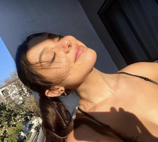 Kira Kosarin Glowing(1)  nude photo