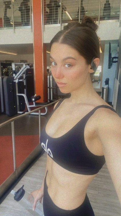 Kira Kosarin Gym Session 2  nude photo