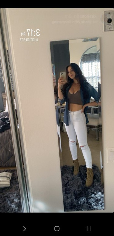 Kira Kosarin I D Give The The Part  nude photo