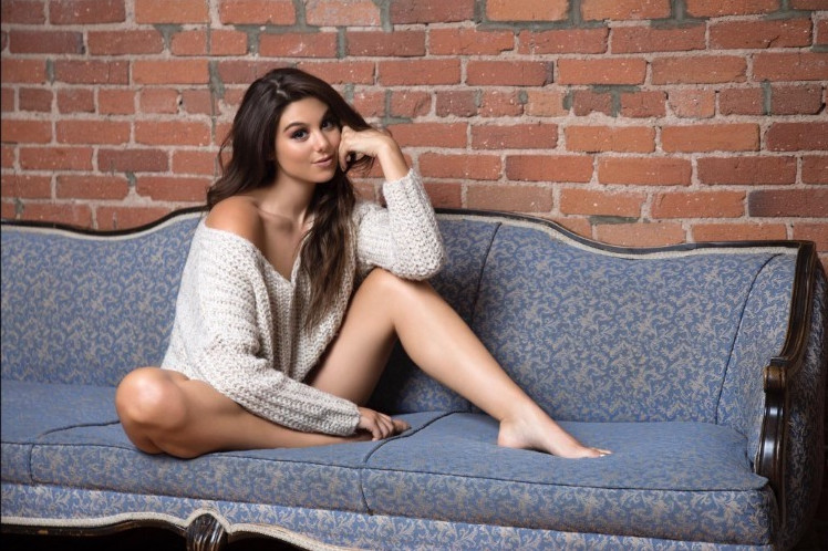 Kira Kosarin Imagine Coming Home To This Everyday  nude photo