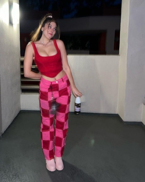 Kira Kosarin Last Night At The Forum 2  nude photo