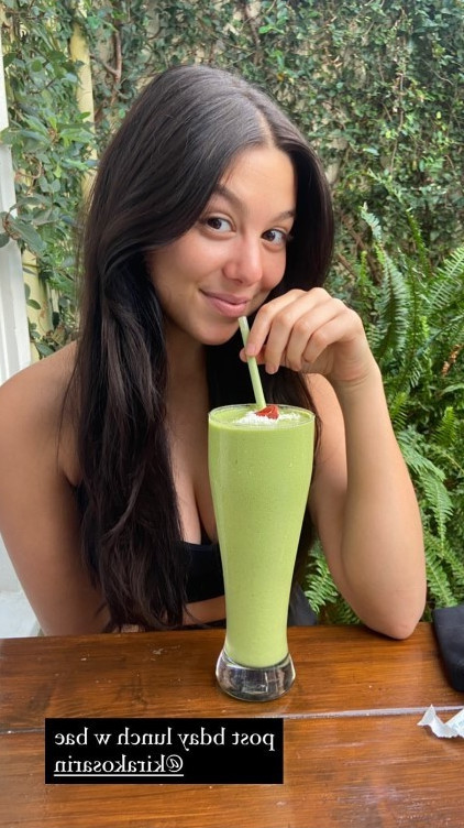 Kira Kosarin No Make Up Cleaveage  nude photo