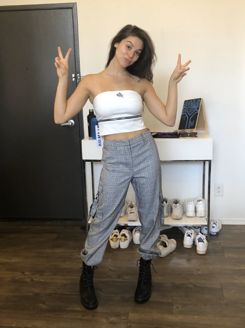 Kira Kosarin Peace(1)  nude photo