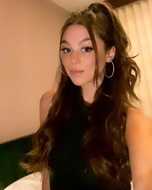 Kira Kosarin Ready For The Show  nude photo