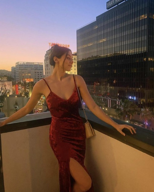 Kira Kosarin Red By The Roosevelt Hotel 1  nude photo
