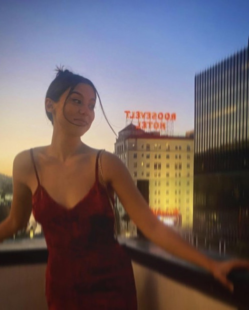 Kira Kosarin Red By The Roosevelt Hotel 2  nude photo