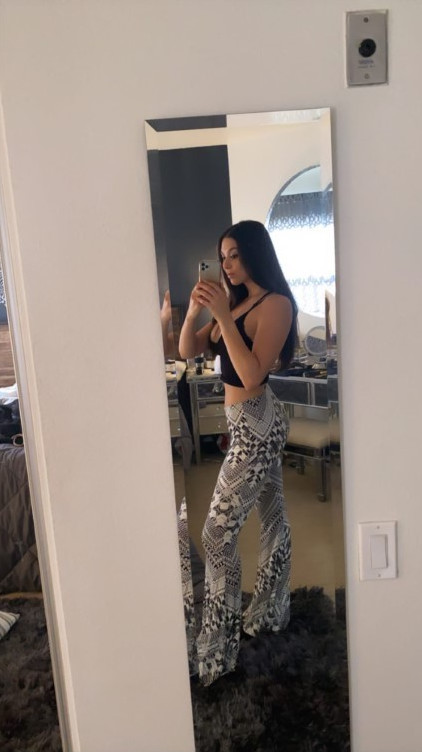 Kira Kosarin Showing Off The Backside(1)  nude photo