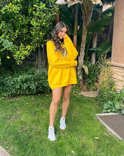 Kira Kosarin Such A Cutie  nude photo