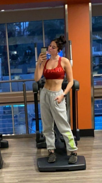 Kira Kosarin Workout Time(1)  nude photo