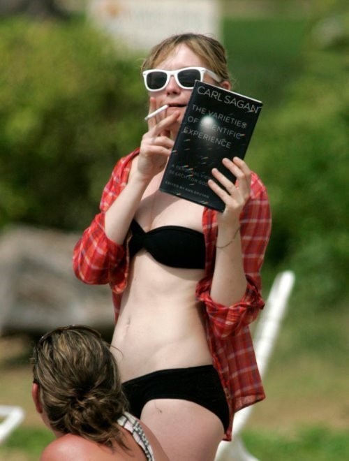 Kirsten Dunst  nude photo