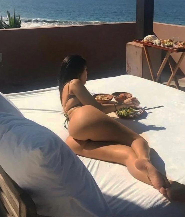 Kourtney Kardashian Has Such A Nice Ass  nude photo