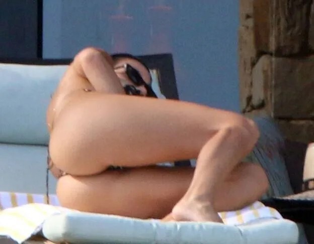 Kourtney Kardashian Nice Ass In Thongs  nude photo