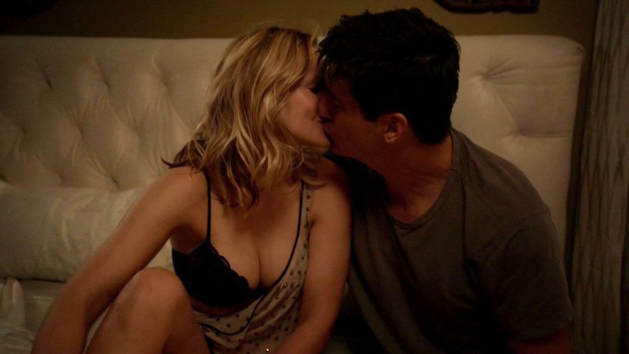 Kristen Bell Kissing Scene  nude photo
