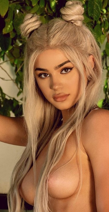 Kristen Hancher  nude photo