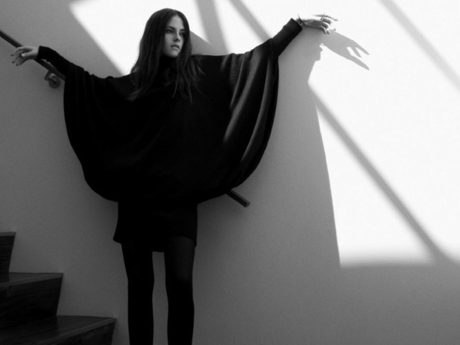 Kristen Stewart Attached To Wall  nude photo