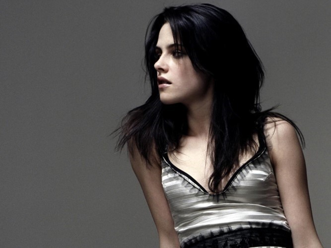 Kristen Stewart Looking To Side  nude photo