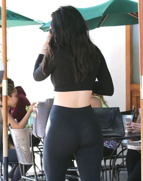 Kylie Jenner Big Booty In Tight Leggings  nude photo