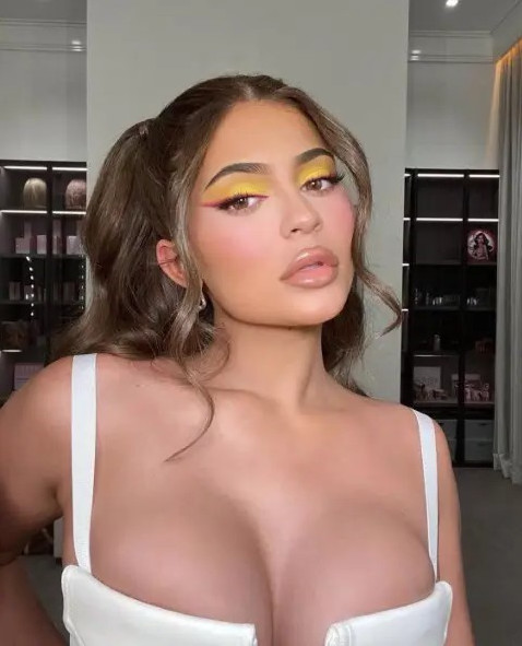 Kylie Jenner Has My Big Inch Cock So Fucking Hard, Come And See It  nude photo