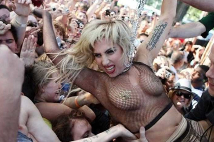 Lady Gaga Nude Crowd Surfing  nude photo