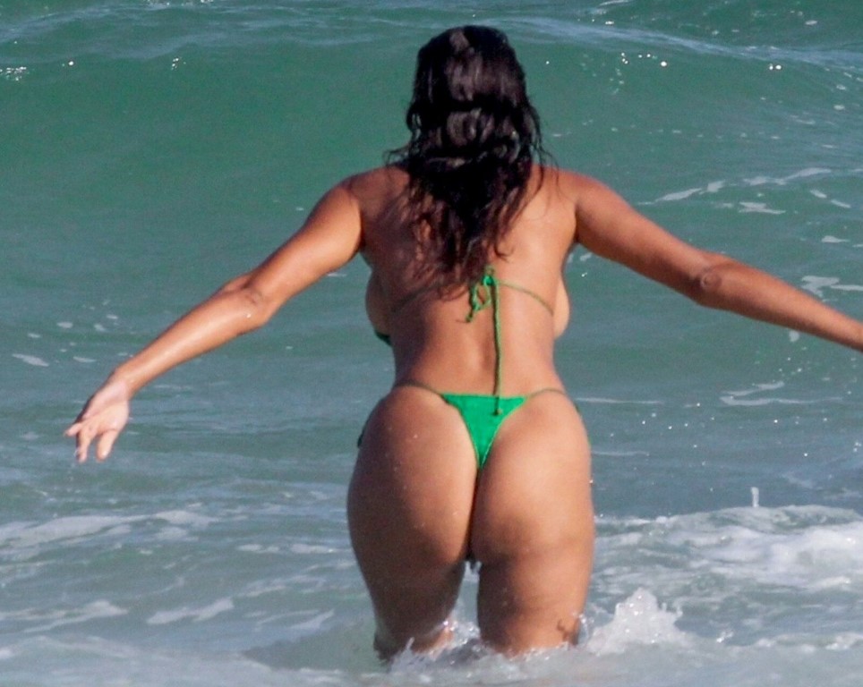 Lais Ribeiro Bootylicious Brazilian Model  nude photo
