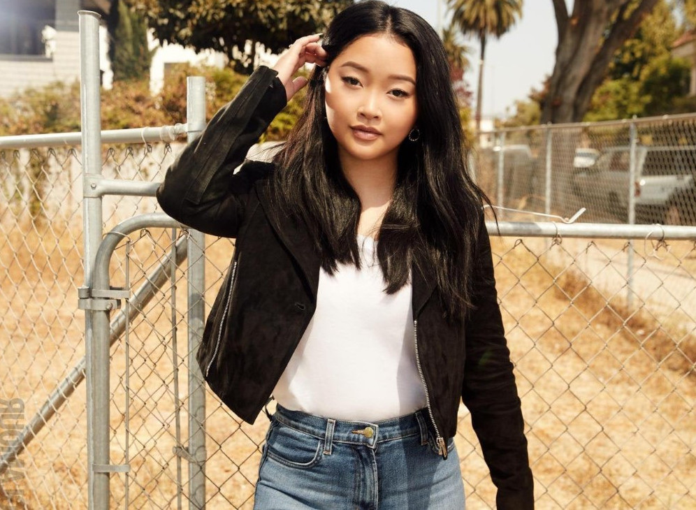 Lana Condor  nude photo