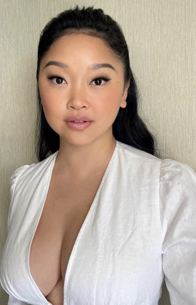 Lana Condor  nude photo