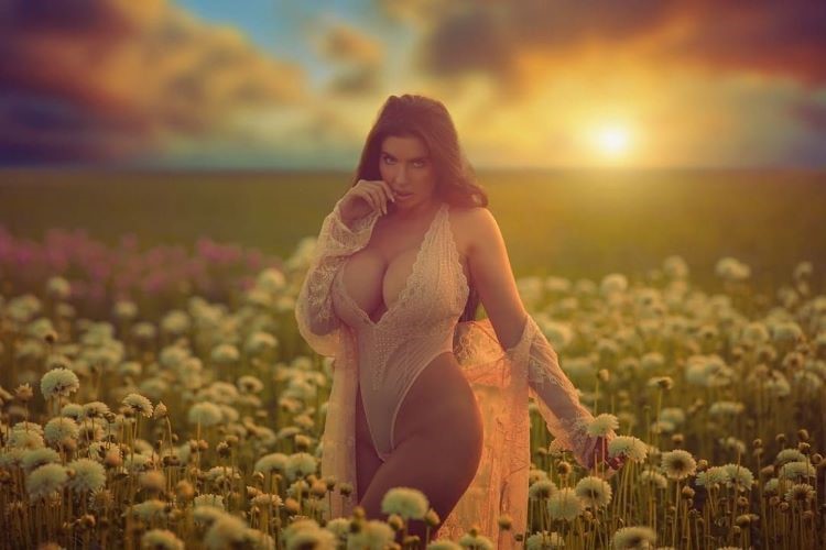 Lana Dealessi  nude photo