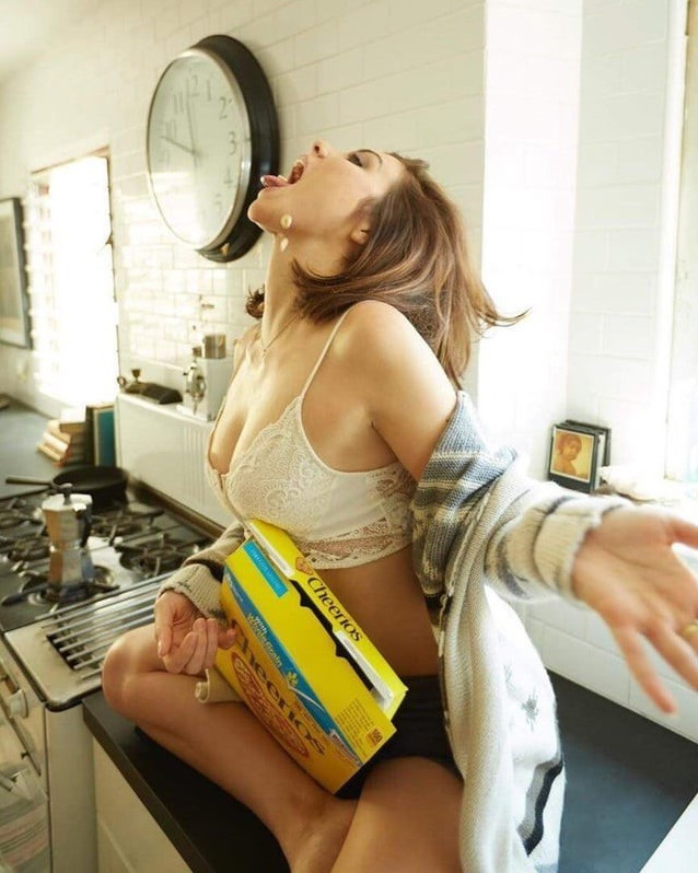 Lauren Cohan  nude photo