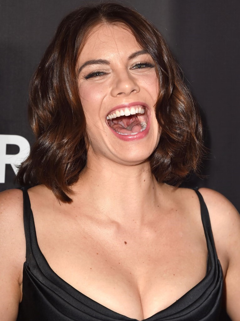 Lauren Cohan Boobs Cleavage  nude photo