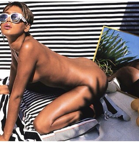 Leaked Nude Rihanna Photos Bubble Butt  nude photo