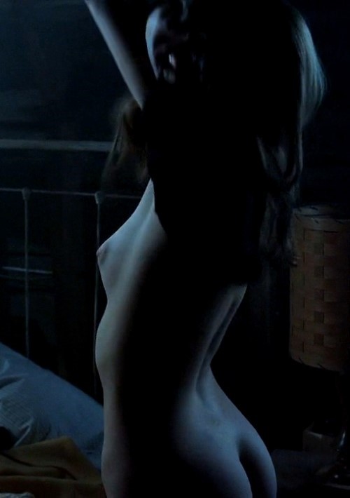 Lili Simmons Naked Hot Body  nude photo