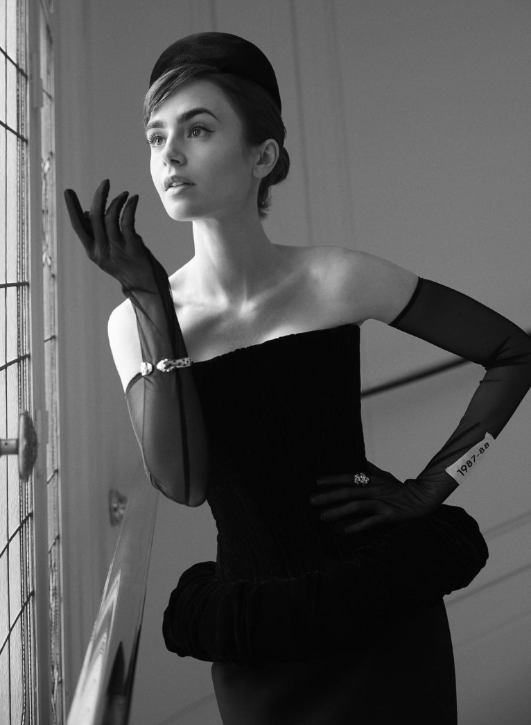 Lily Collins  nude photo