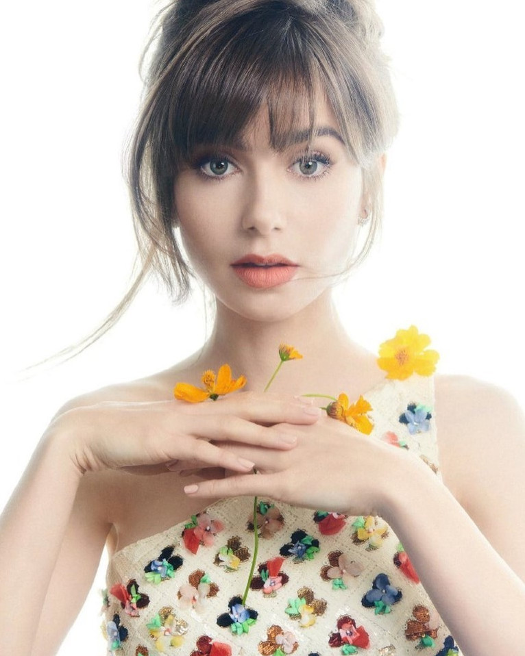 Lily Collins  nude photo