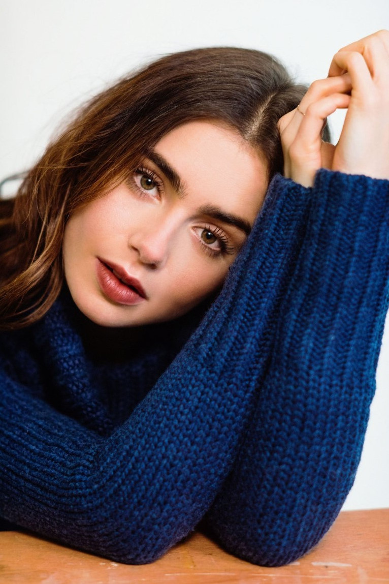 Lily Collins  nude photo